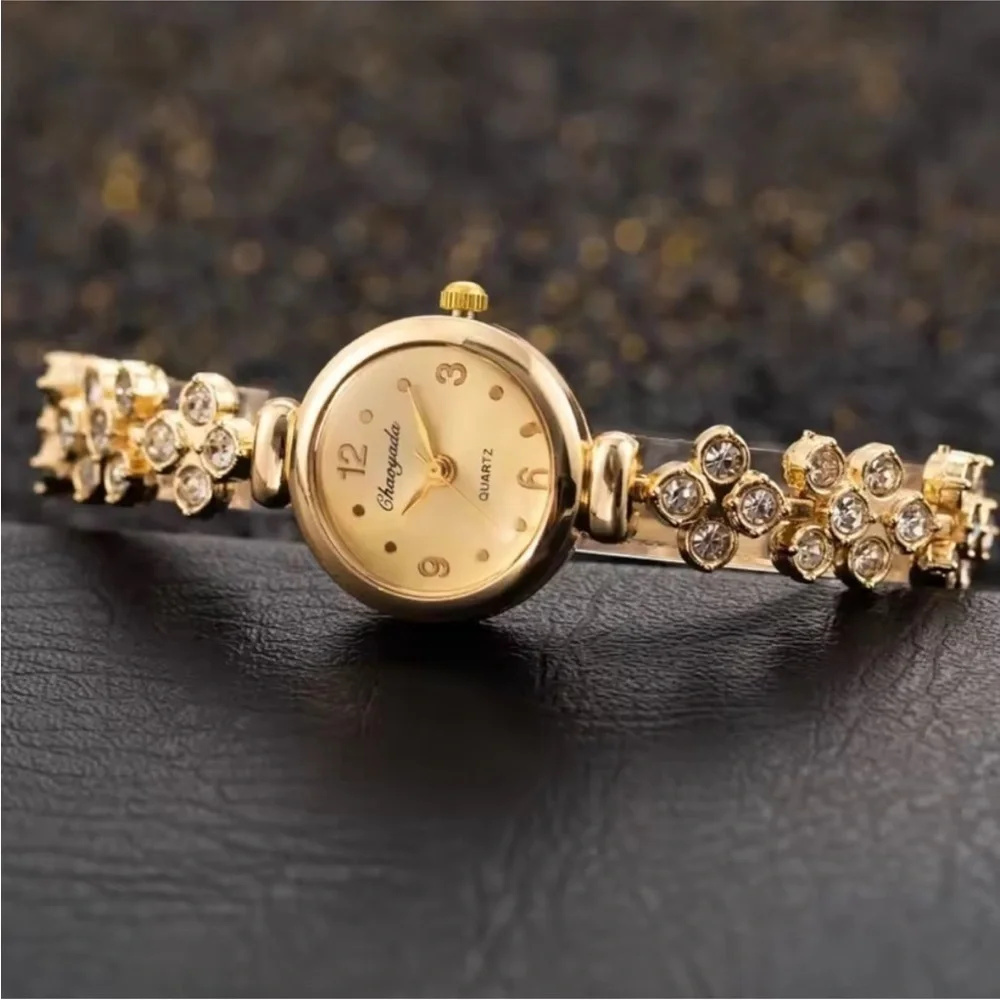 New Panthere Vintage Gold Women's Watch with Crystal Accents